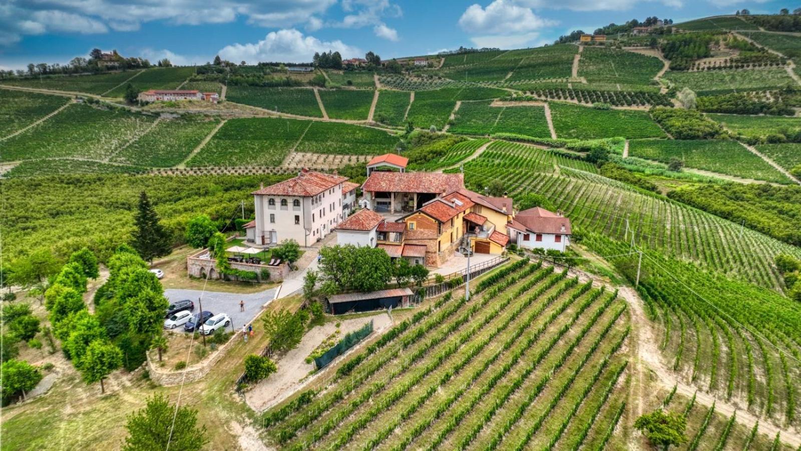 Cascina Baresane Bed & Breakfast Алба Екстериор снимка