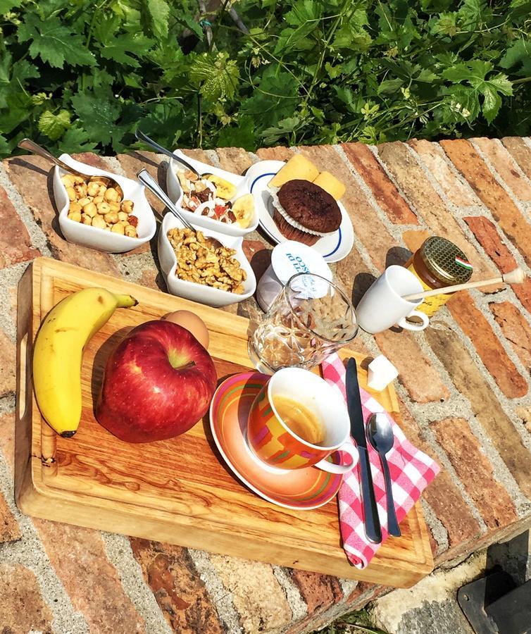 Cascina Baresane Bed & Breakfast Алба Екстериор снимка