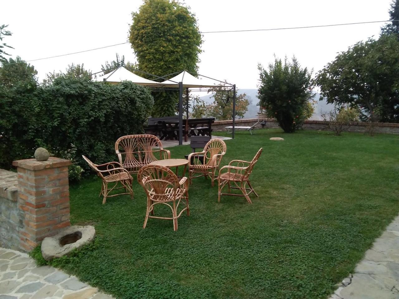 Cascina Baresane Bed & Breakfast Алба Екстериор снимка